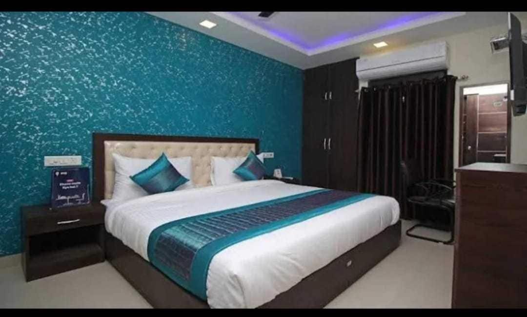 O Tourist Plaza Hotel 3*